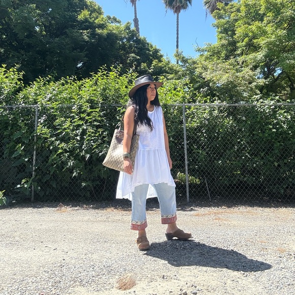 I carry preowned vintage/modern pieces, (Boho,western,casual) - Picture 7 of 8